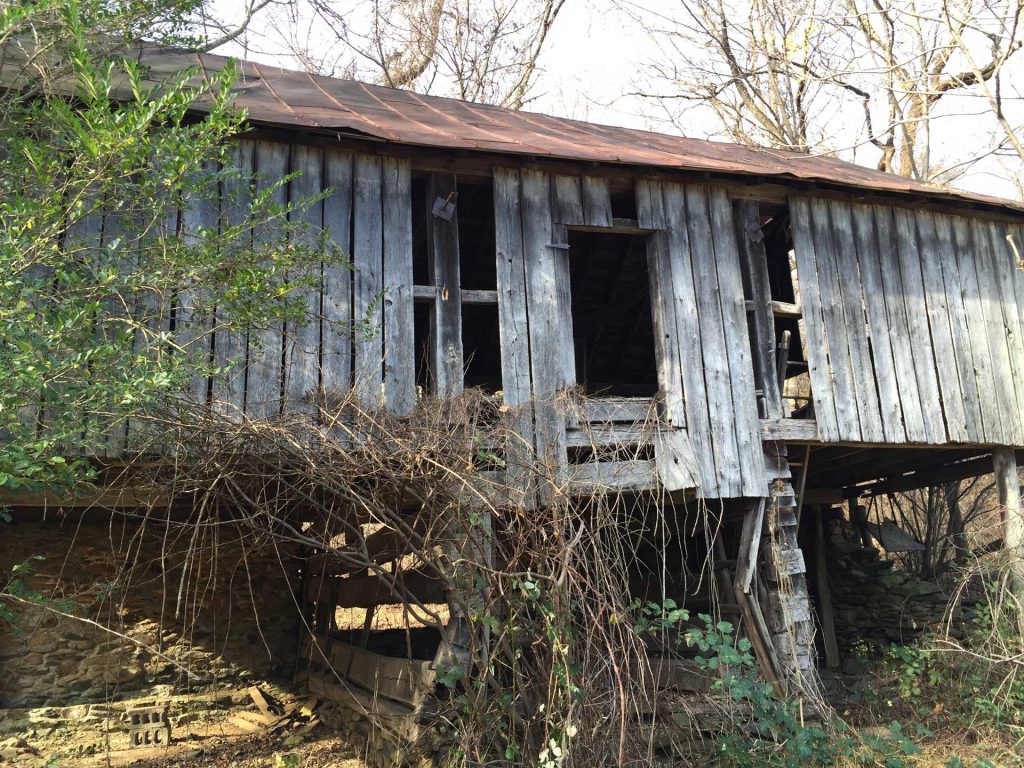 Maidstone barn before Cochran's Lumber